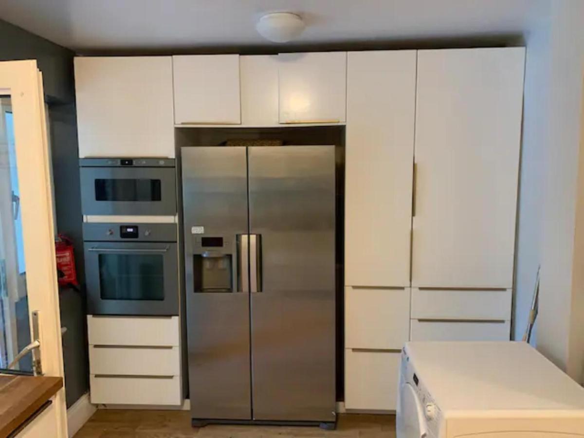 Modern 5 Bedroom Family House - 18 Mins To Station London Kültér fotó